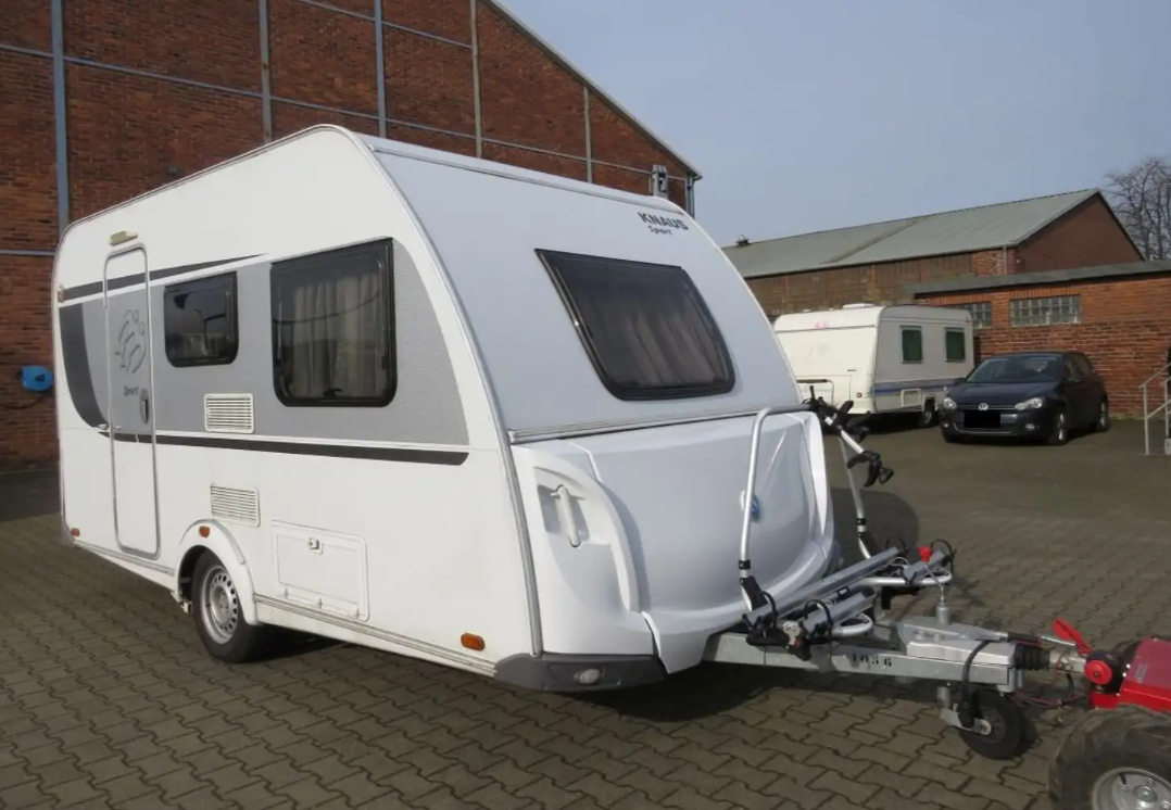 Caravane Knaus Sport 400 avec Mover, porte-vélos