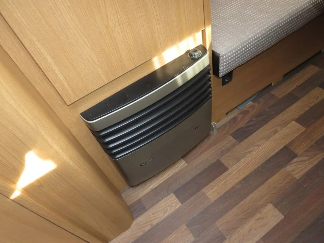 Caravane Knaus Sport 400 avec Mover, porte-vélos