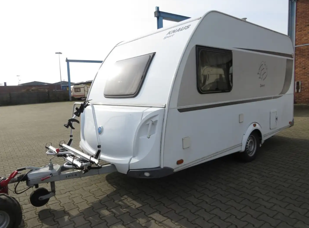 Caravane Knaus Sport 400 avec Mover, porte-vélos