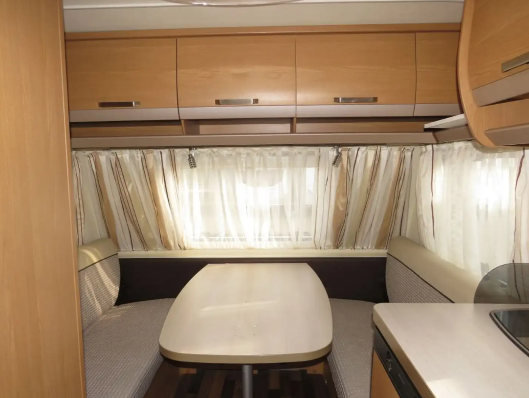 Caravane Knaus Sport 400 avec Mover, porte-vélos