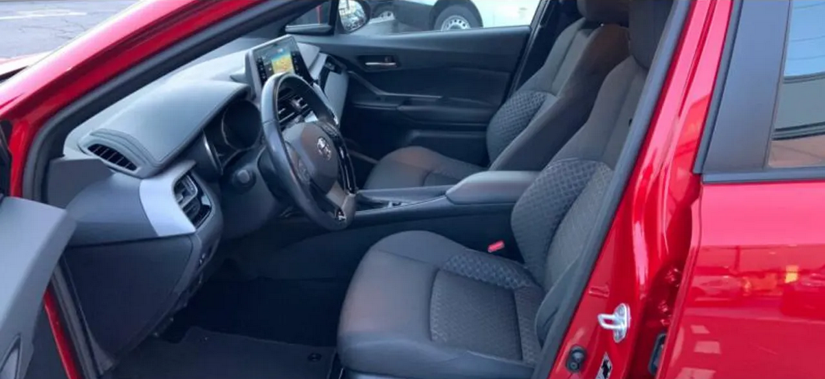 Toyota C-HR 122h Dynamic Business 2WD E-CVT