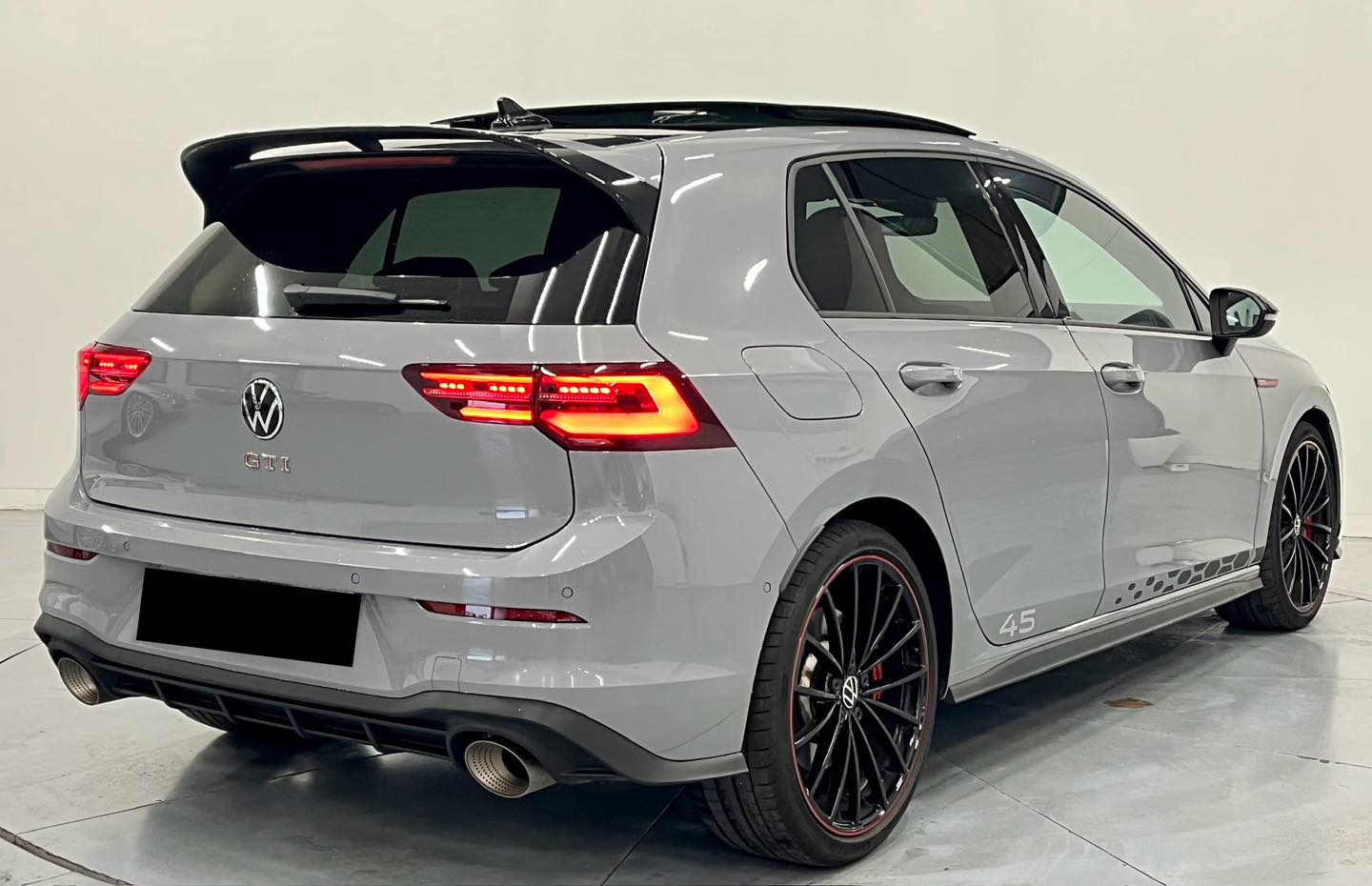 VOLKSWAGEN GOLF 8 2.0 tsi 300 gti