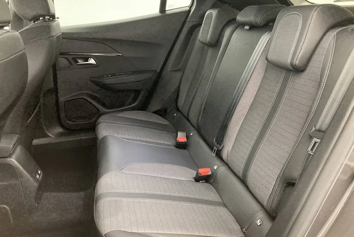 Peugeot 2008 puretech 130 s&s eat8