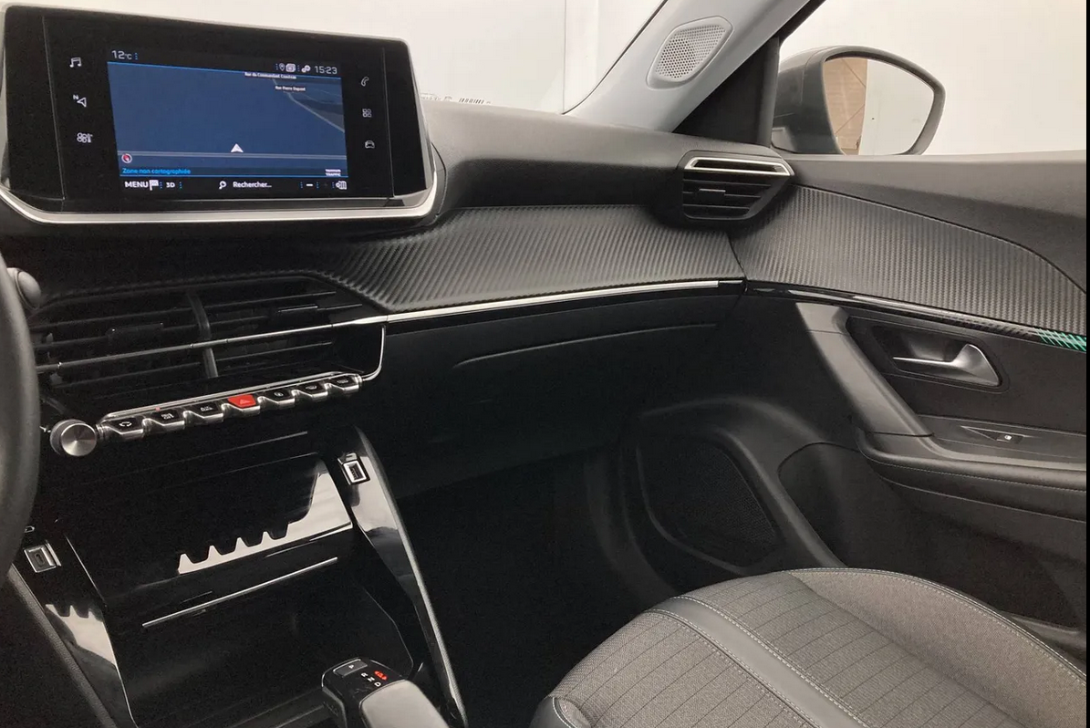 Peugeot 2008 puretech 130 s&s eat8