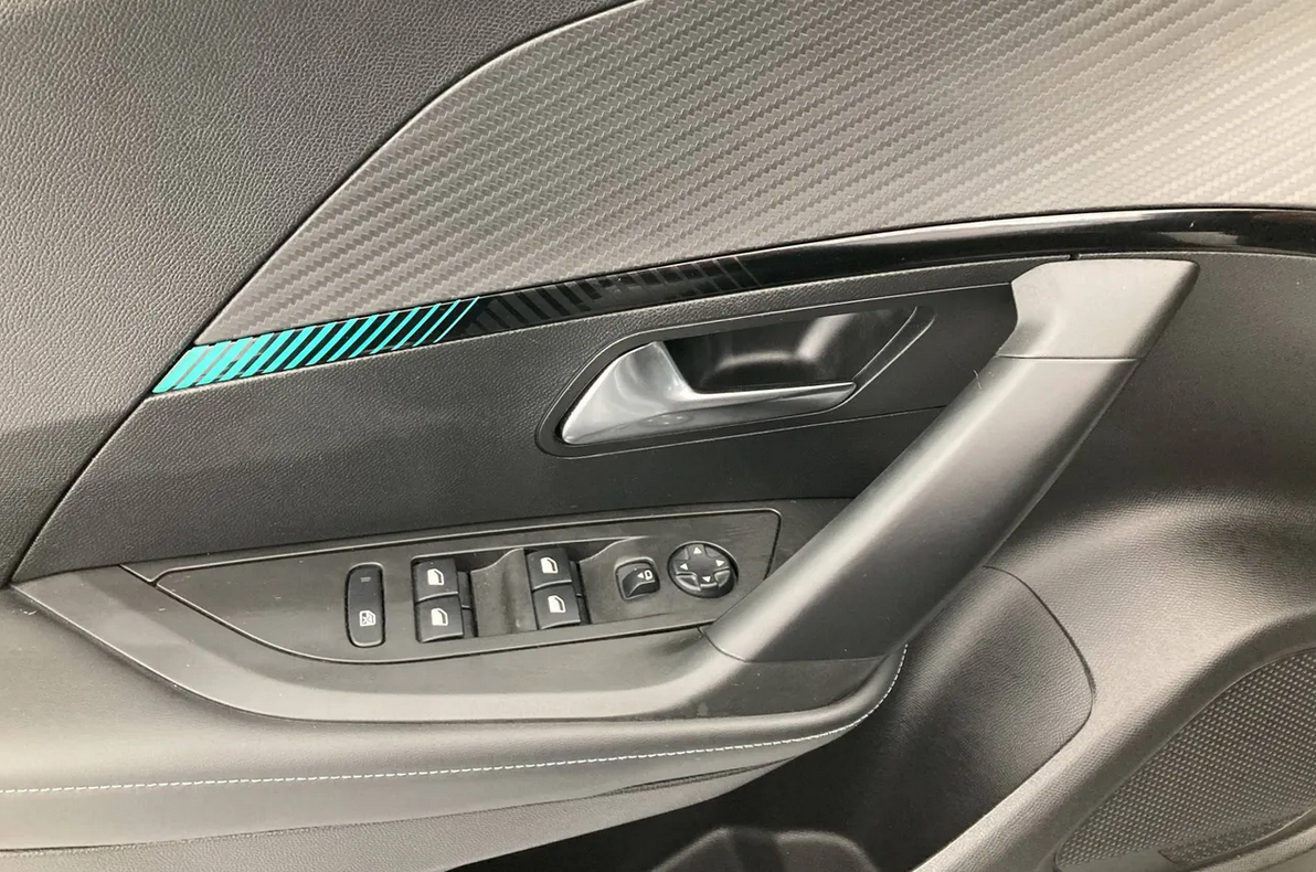 Peugeot 2008 puretech 130 s&s eat8