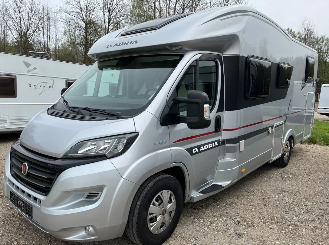 Camping-car Adria Matrix 670 SL Platinum