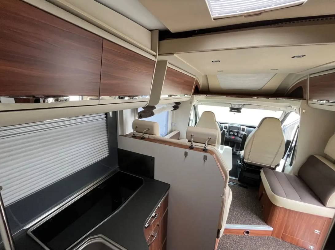 Camping-car Adria Matrix 670 SL Platinum