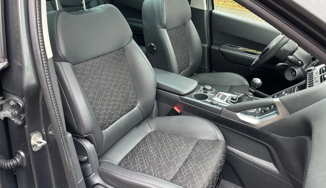 Peugeot 3008 Allure avec toit ouvrant