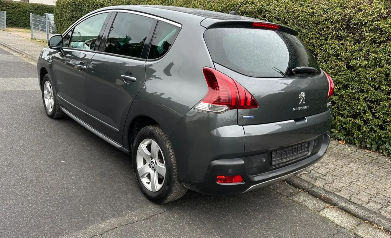 Peugeot 3008 Allure avec toit ouvrant