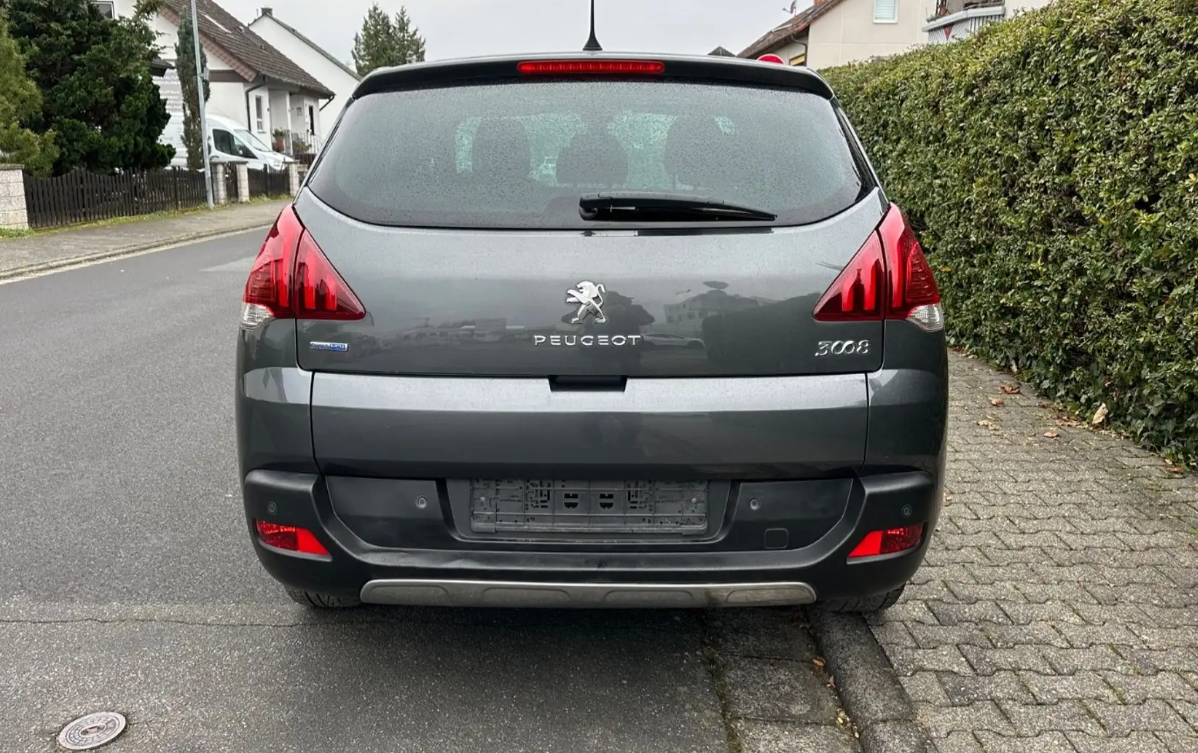 Peugeot 3008 Allure avec toit ouvrant