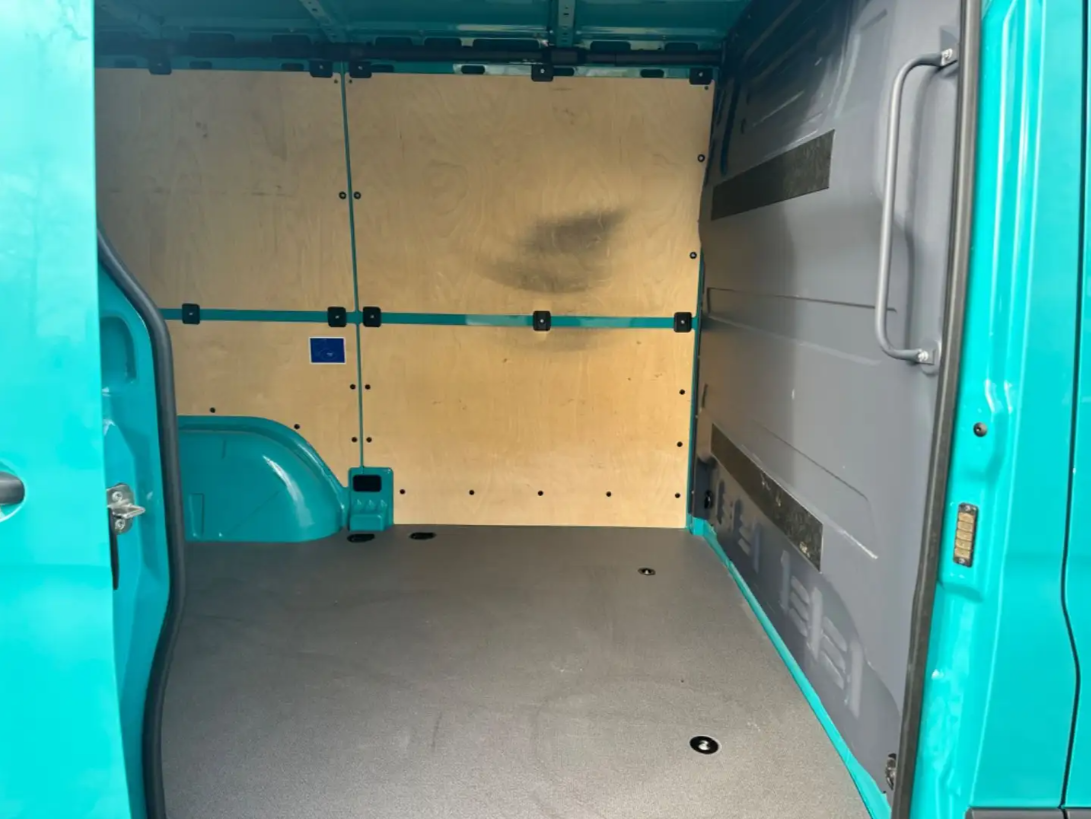 Mercedes-Benz Sprinter 214 L1H1