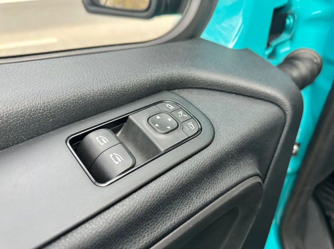 Mercedes-Benz Sprinter 214 L1H1