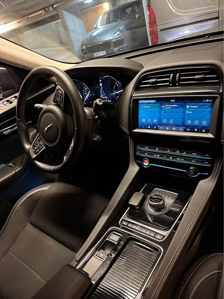 Jaguar F-PACE 2.0D 240CH R-SPORT