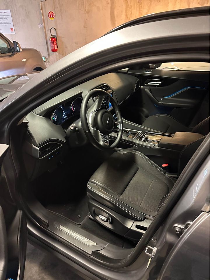 Jaguar F-PACE 2.0D 240CH R-SPORT