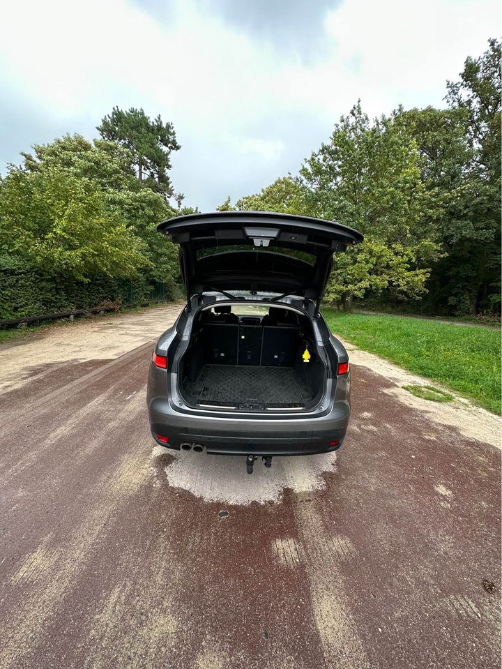 Jaguar F-PACE 2.0D 240CH R-SPORT