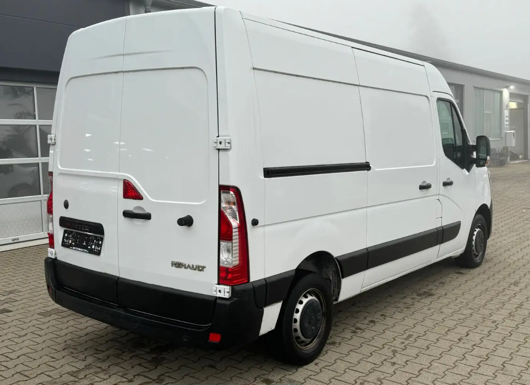 Renault Master 2.3 dCi L2H2