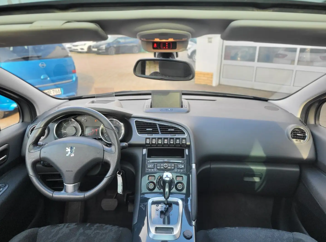 Peugeot 3008 Allure 1.6T toit panoramique