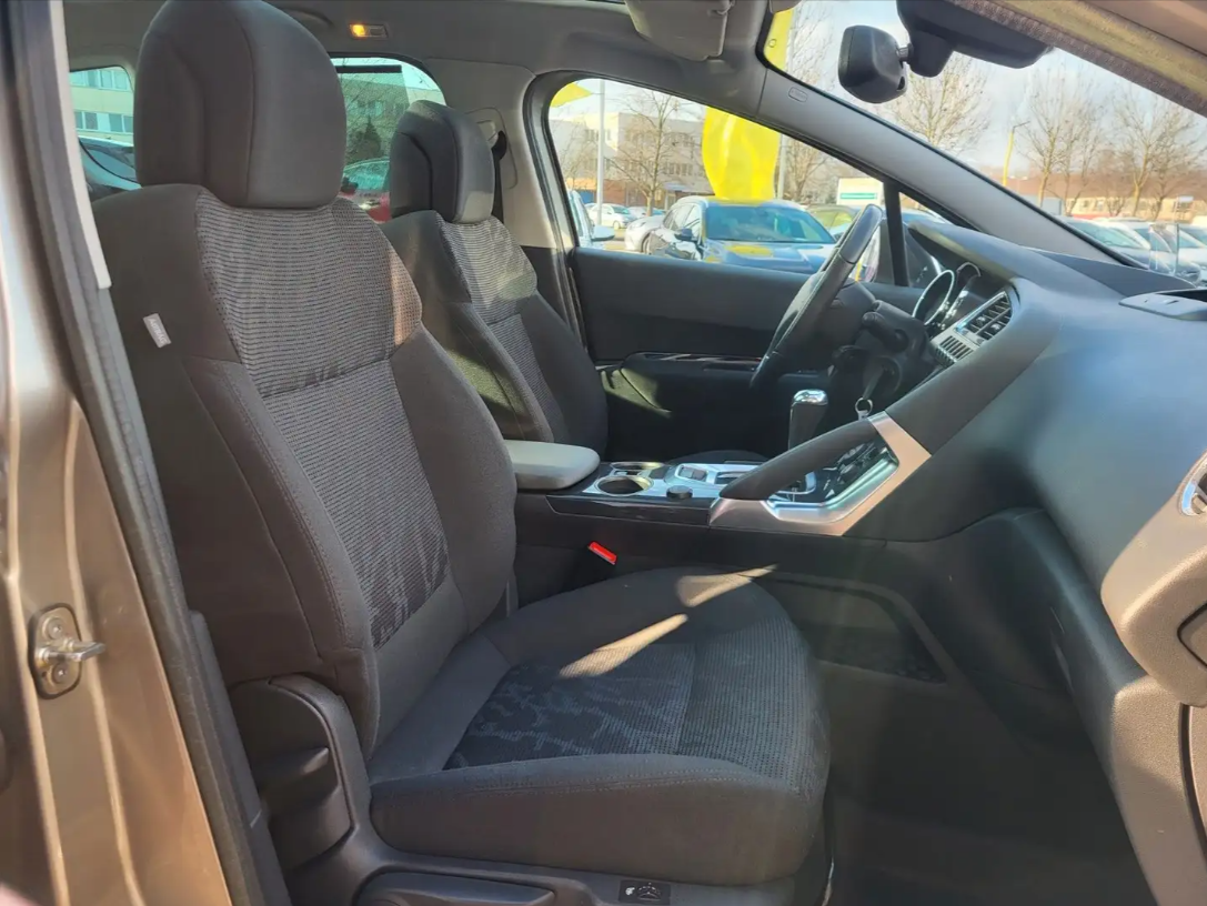 Peugeot 3008 Allure 1.6T toit panoramique