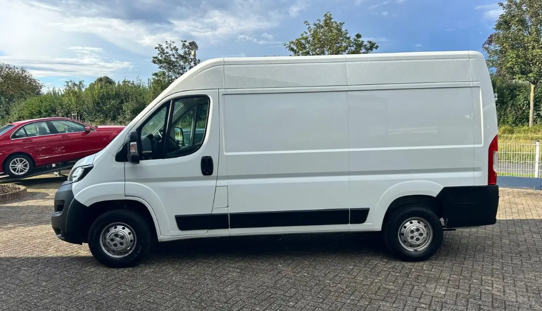 Peugeot Boxeur L2H2 Pro BlueHDi 140 Ch