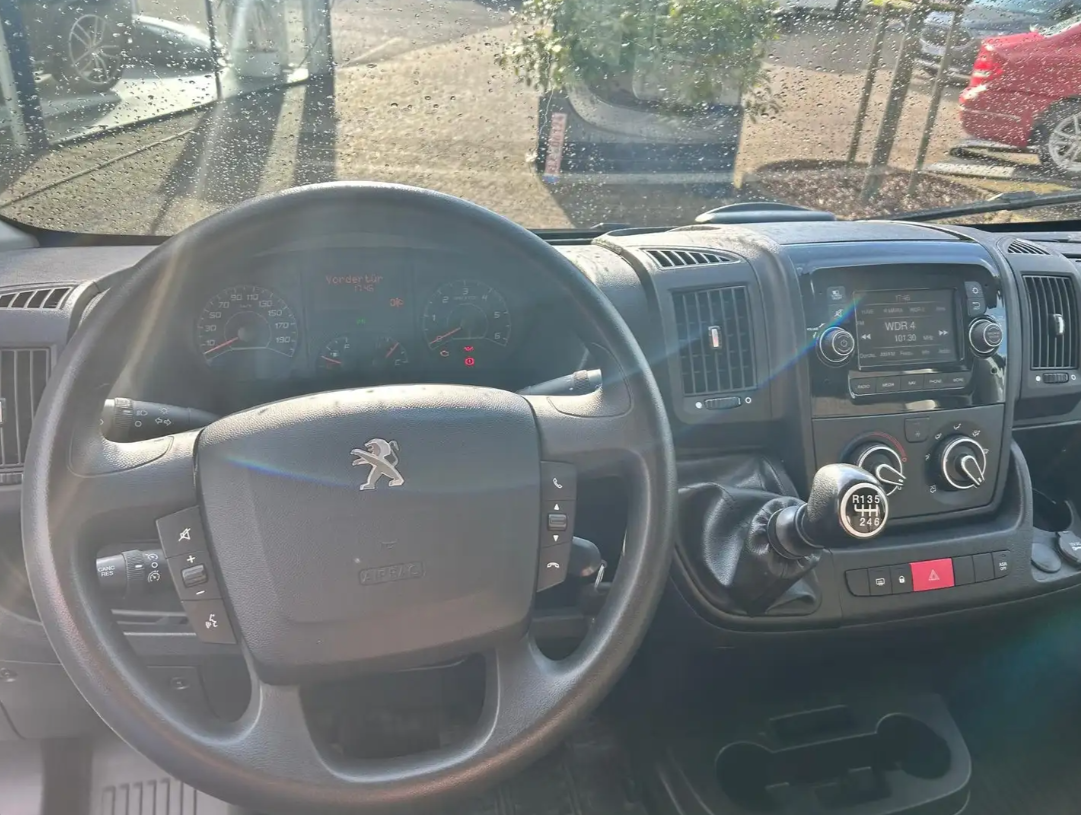 Peugeot Boxeur L2H2 Pro BlueHDi 140 Ch