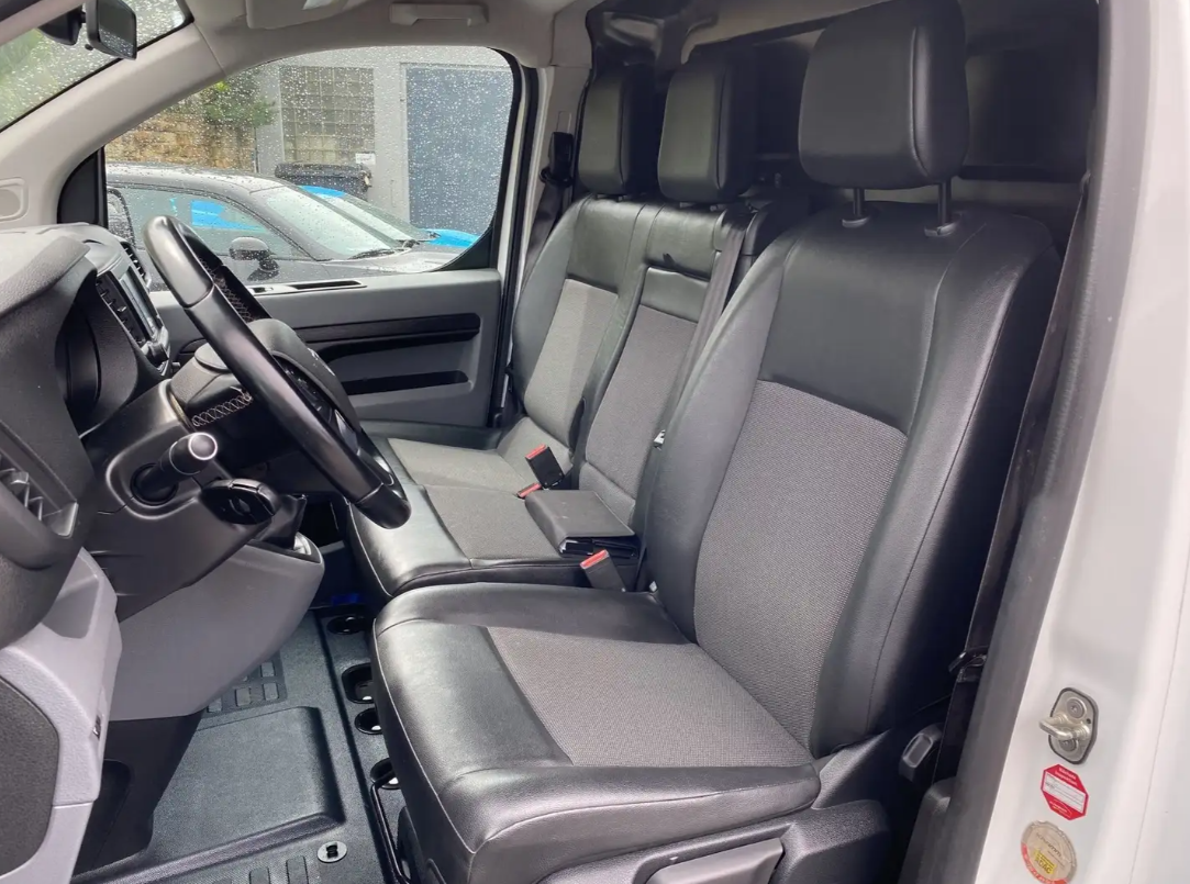 Opel Vivaro Cargo Edition M 2.0