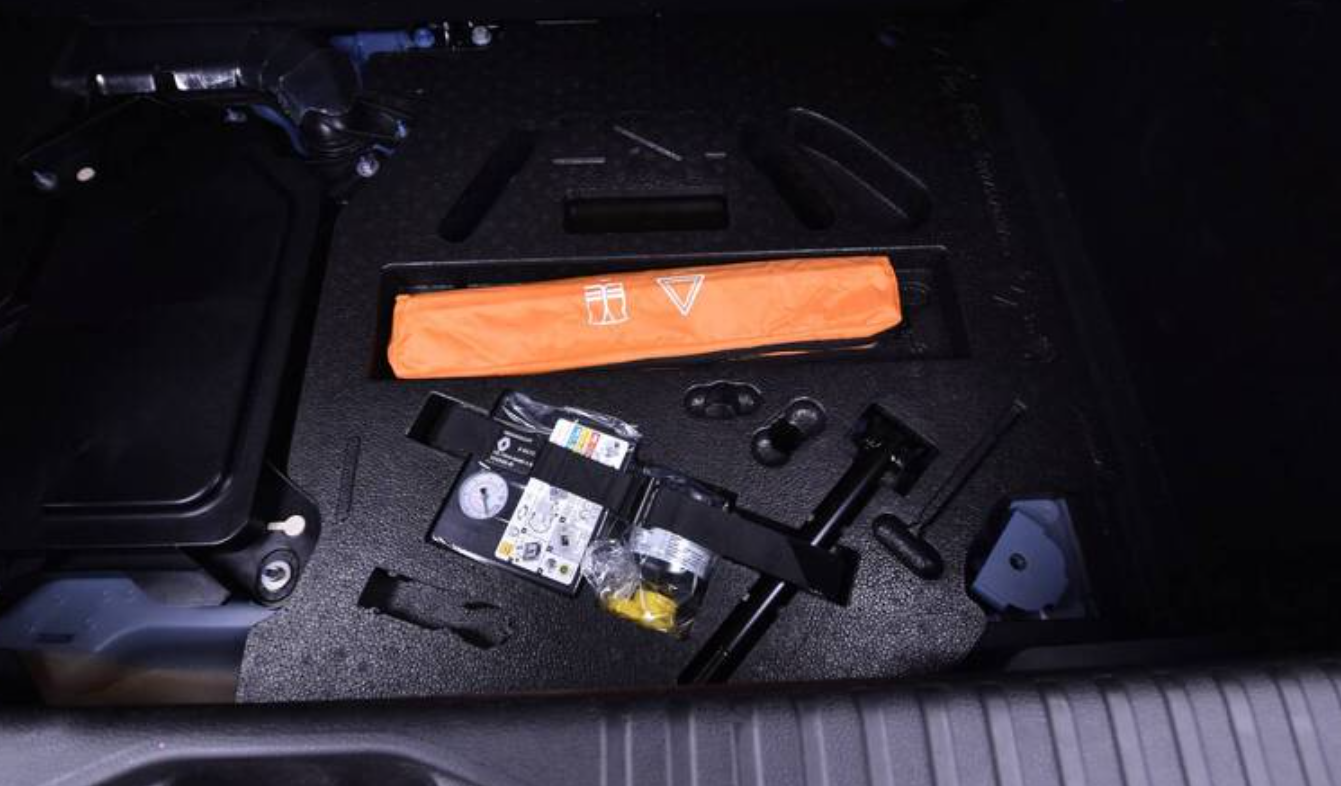 Clio V E-Tech 140 – 21N – R.S. Line