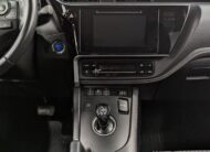 Toyota Auris Hybride 136h design business