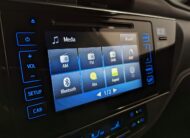 Toyota Auris Hybride 136h design business