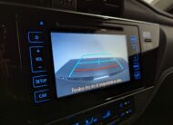 Toyota Auris Hybride 136h design business