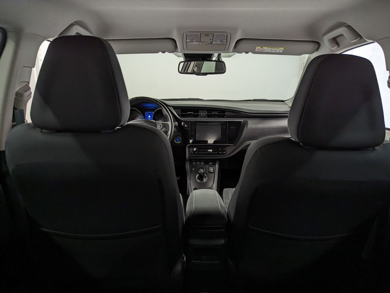 Toyota Auris Hybride 136h design business