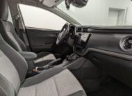 Toyota Auris Hybride 136h design business