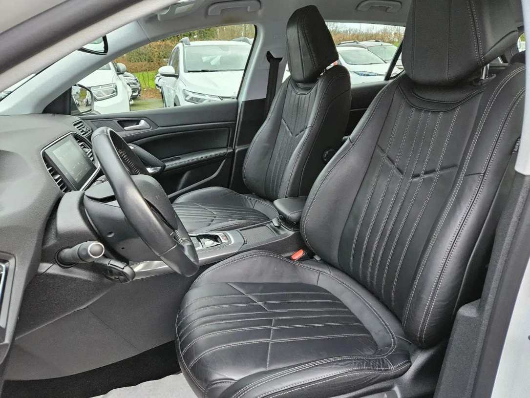 Peugeot 308 Allure THP 130 navigation
