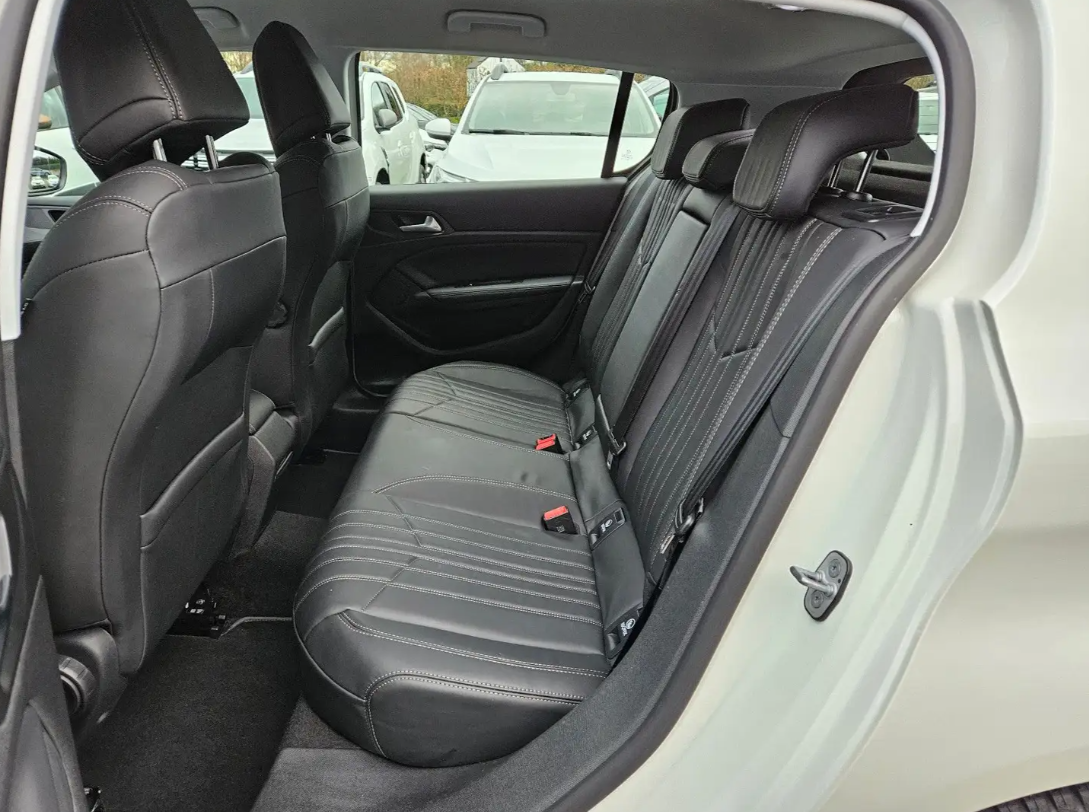 Peugeot 308 Allure THP 130 navigation