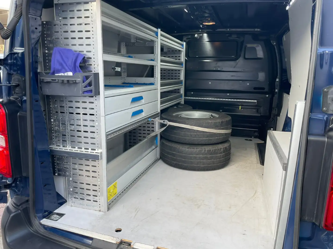 Peugeot Expert L2H1 Premium