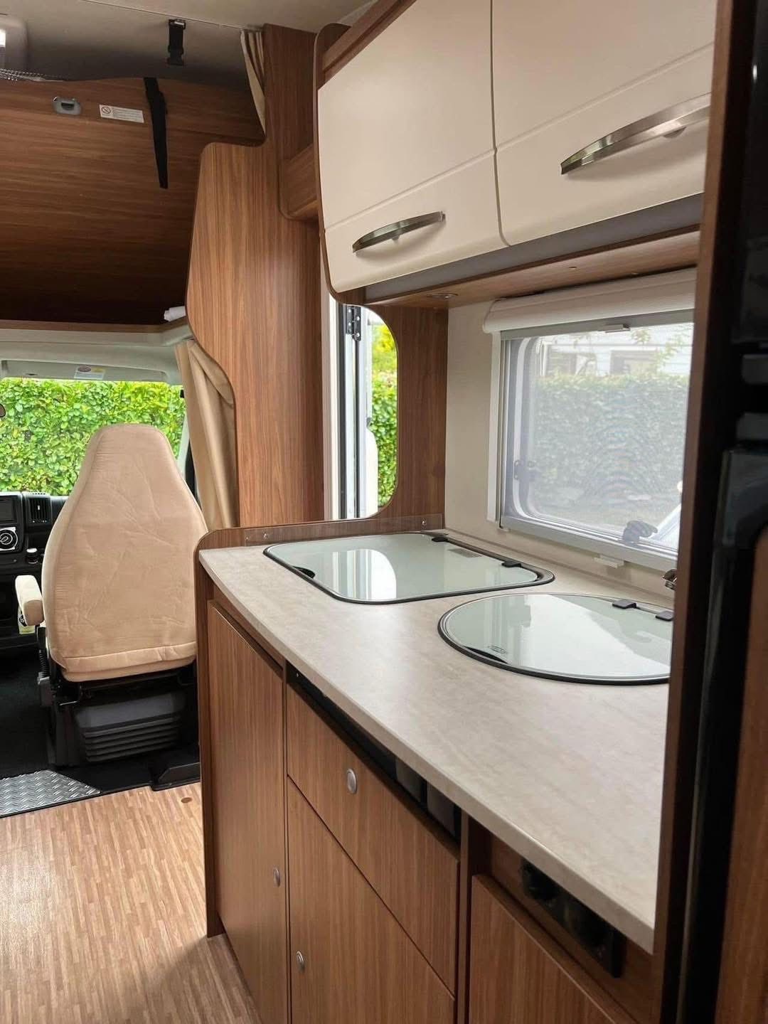 Camping car Carado 361