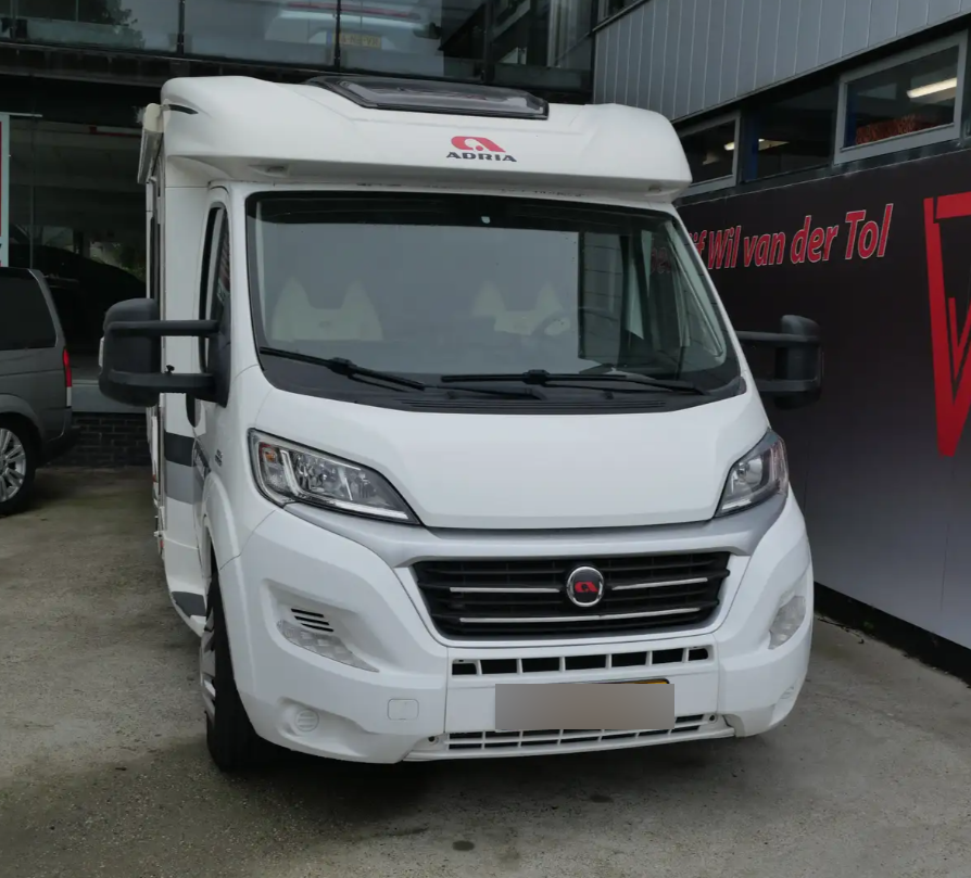 Camping car Adria Coral S 670 SLT