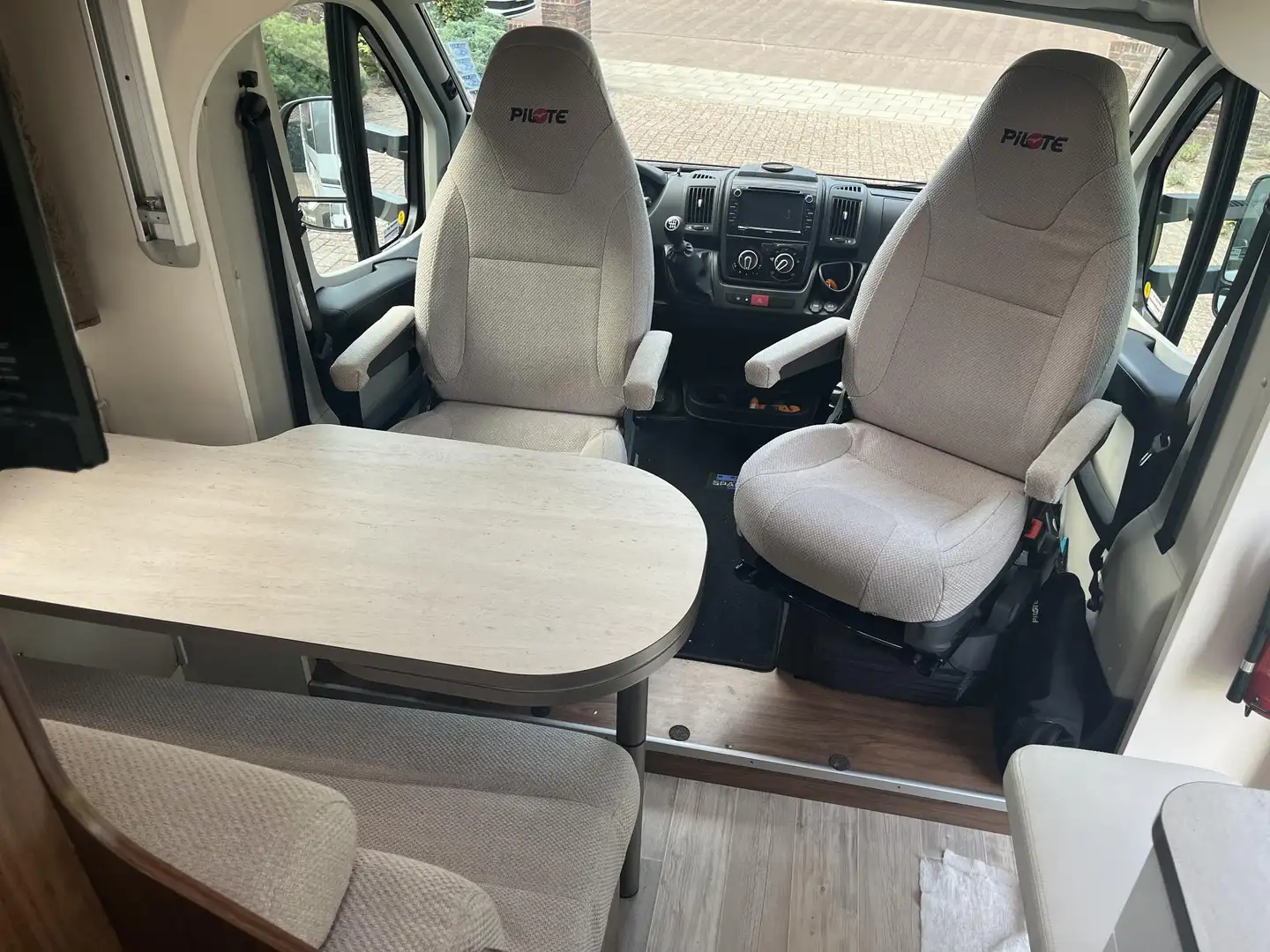 Camping car Pilote 656C Essentiel