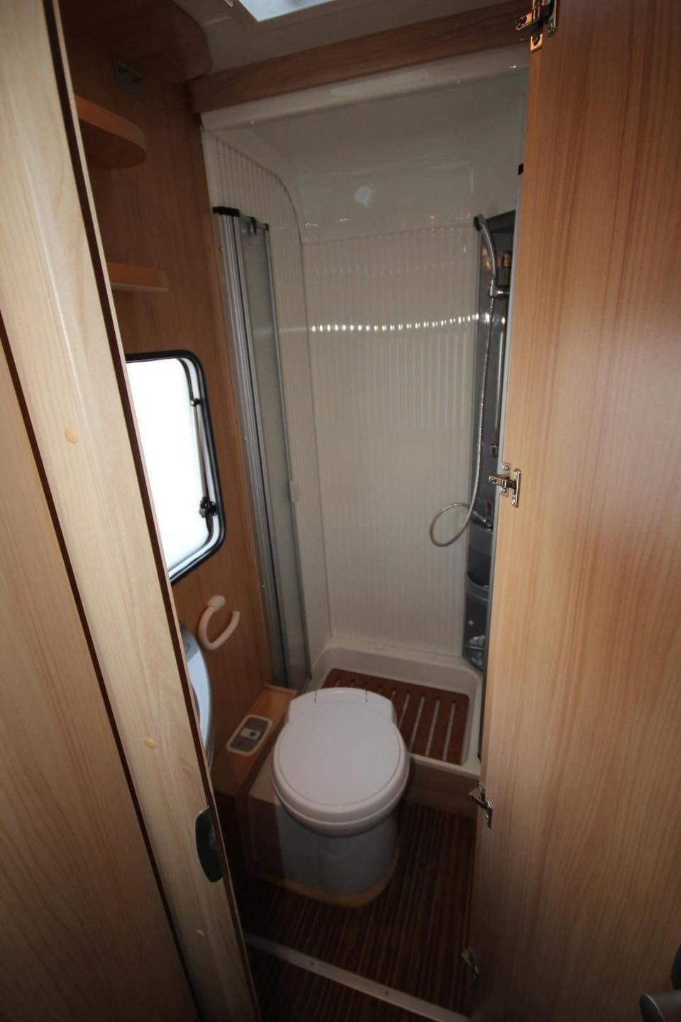 Camping-Car Sunlight T 64