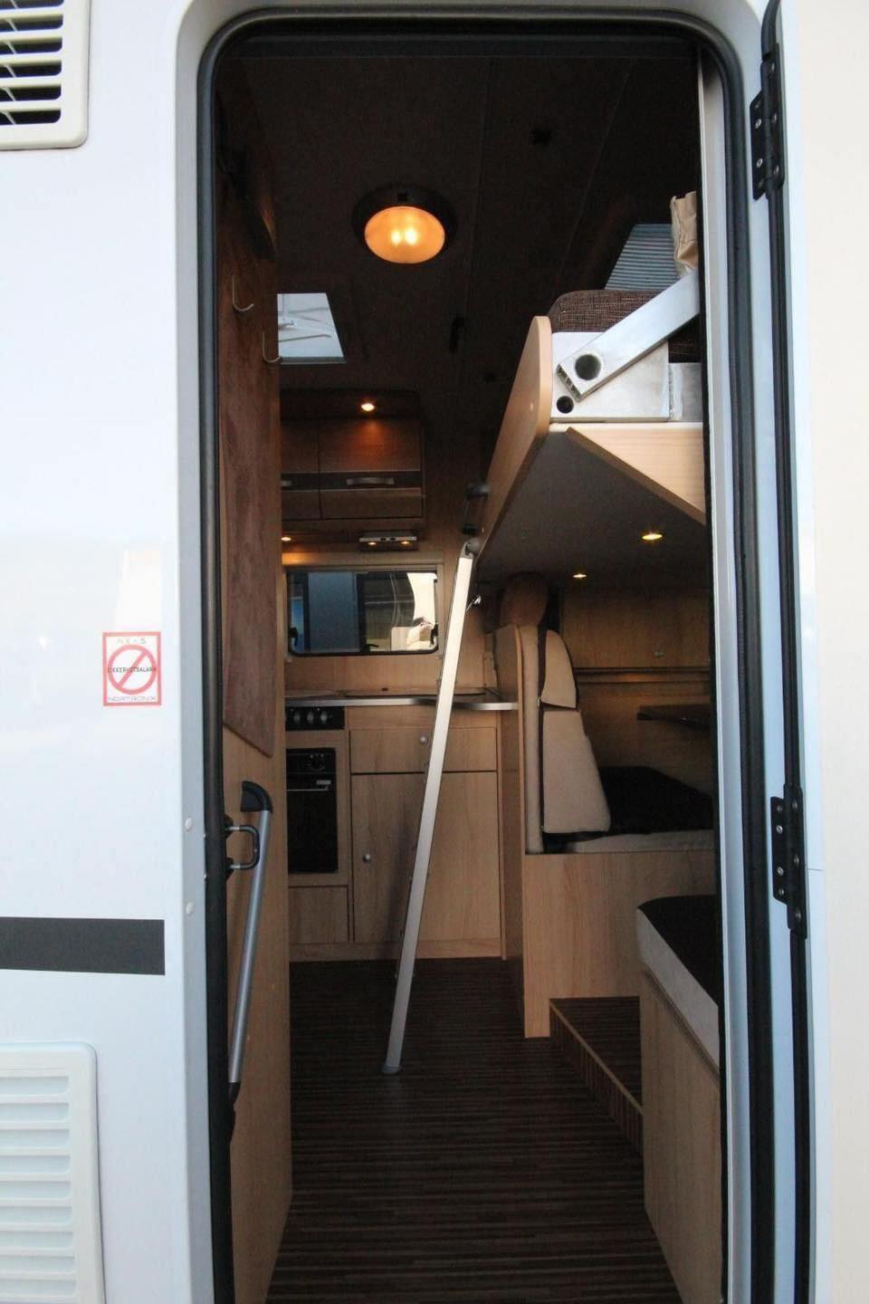 Camping-Car Sunlight T 64