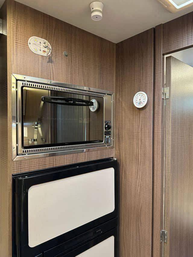 CAMPING CAR RIMOR SILVER LINE