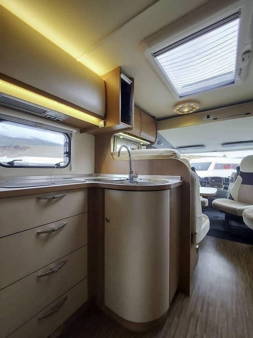 CAMPING CAR Bürstner Aviano I 727