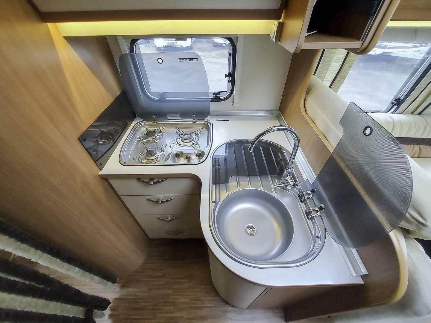 CAMPING CAR Bürstner Aviano I 727