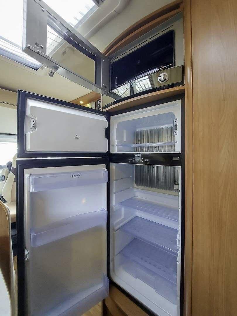 CAMPING CAR Bürstner Aviano I 727