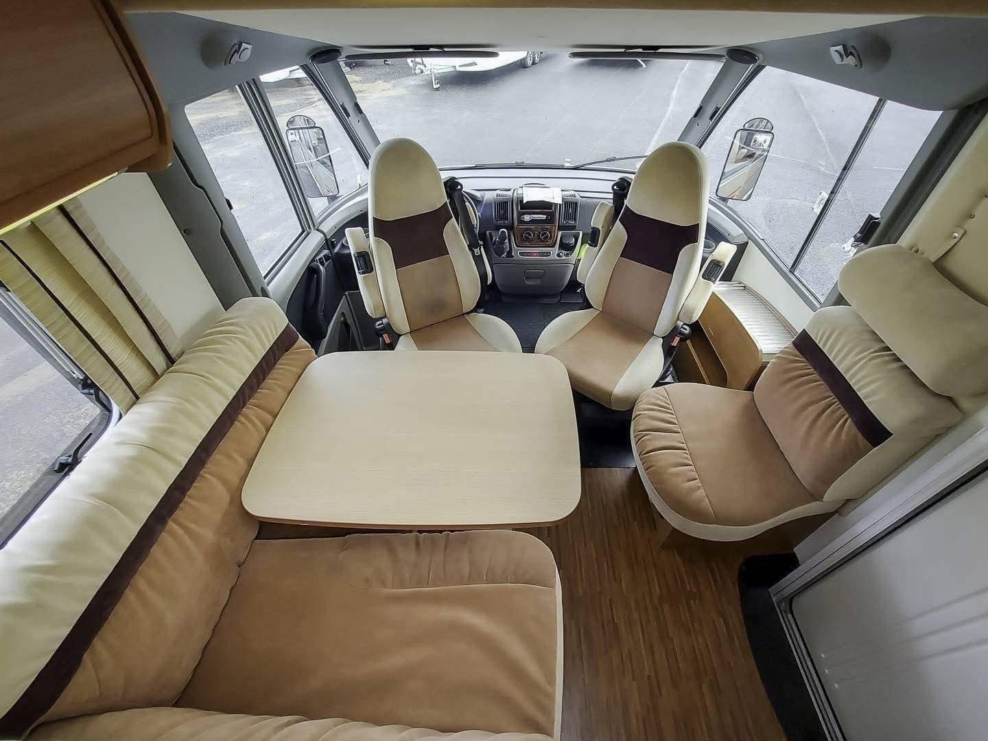 CAMPING CAR Bürstner Aviano I 727