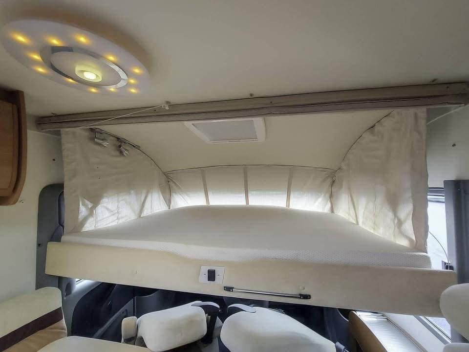 CAMPING CAR Bürstner Aviano I 727