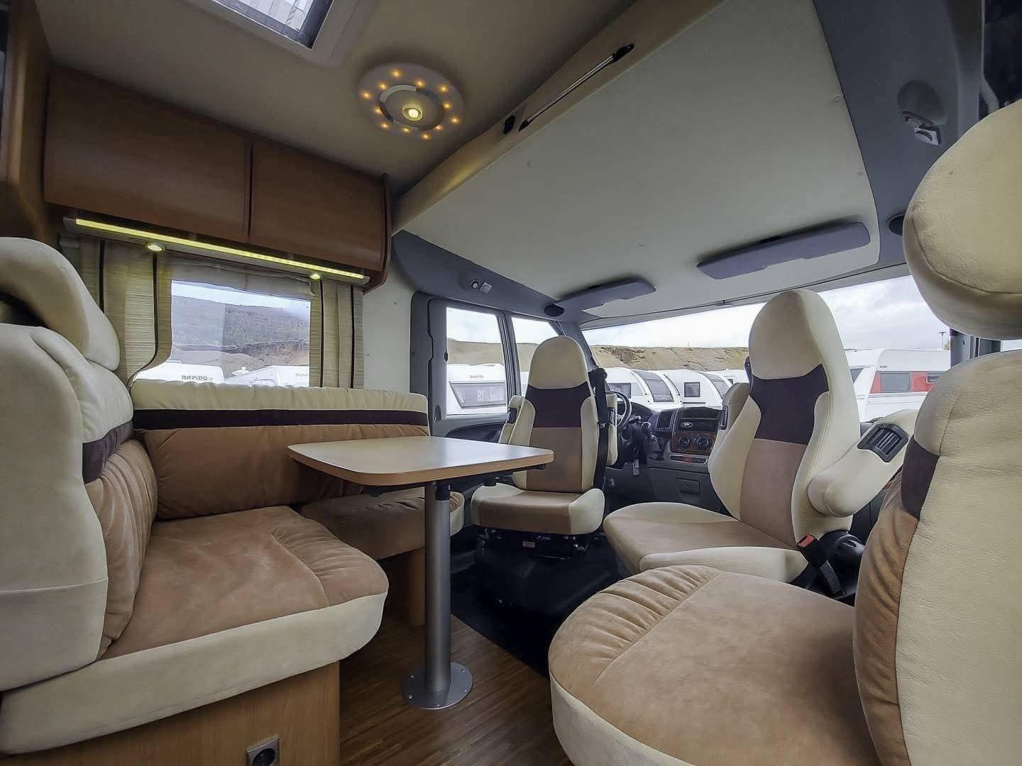 CAMPING CAR Bürstner Aviano I 727