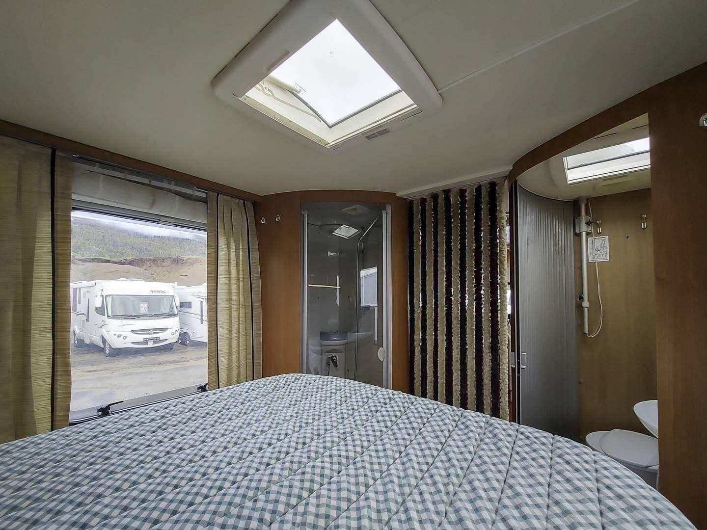 CAMPING CAR Bürstner Aviano I 727