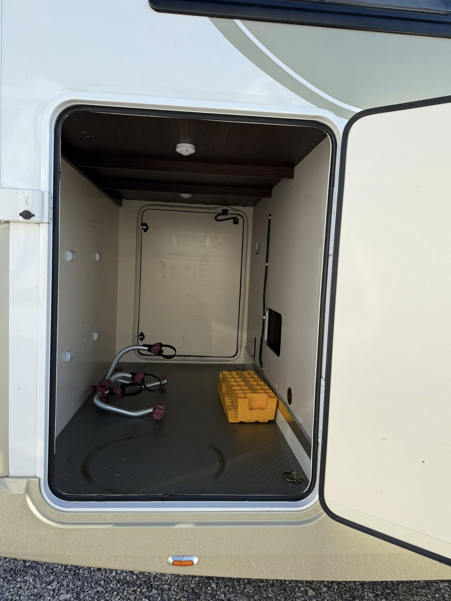 CAMPING CAR CI Trigano Riviera 84 XT