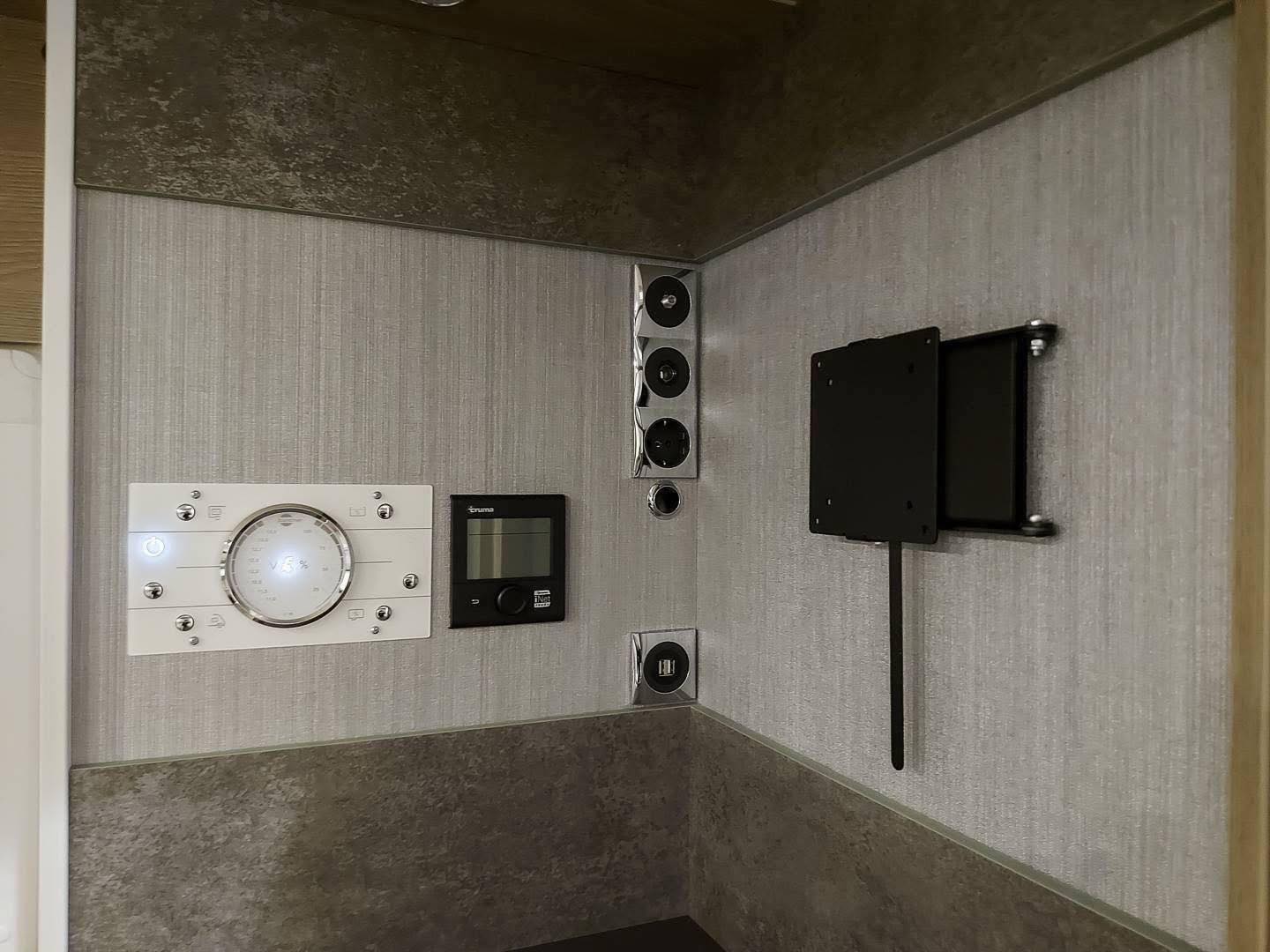 CAMPING CAR Bürstner Lyseo TD Harmony T 732