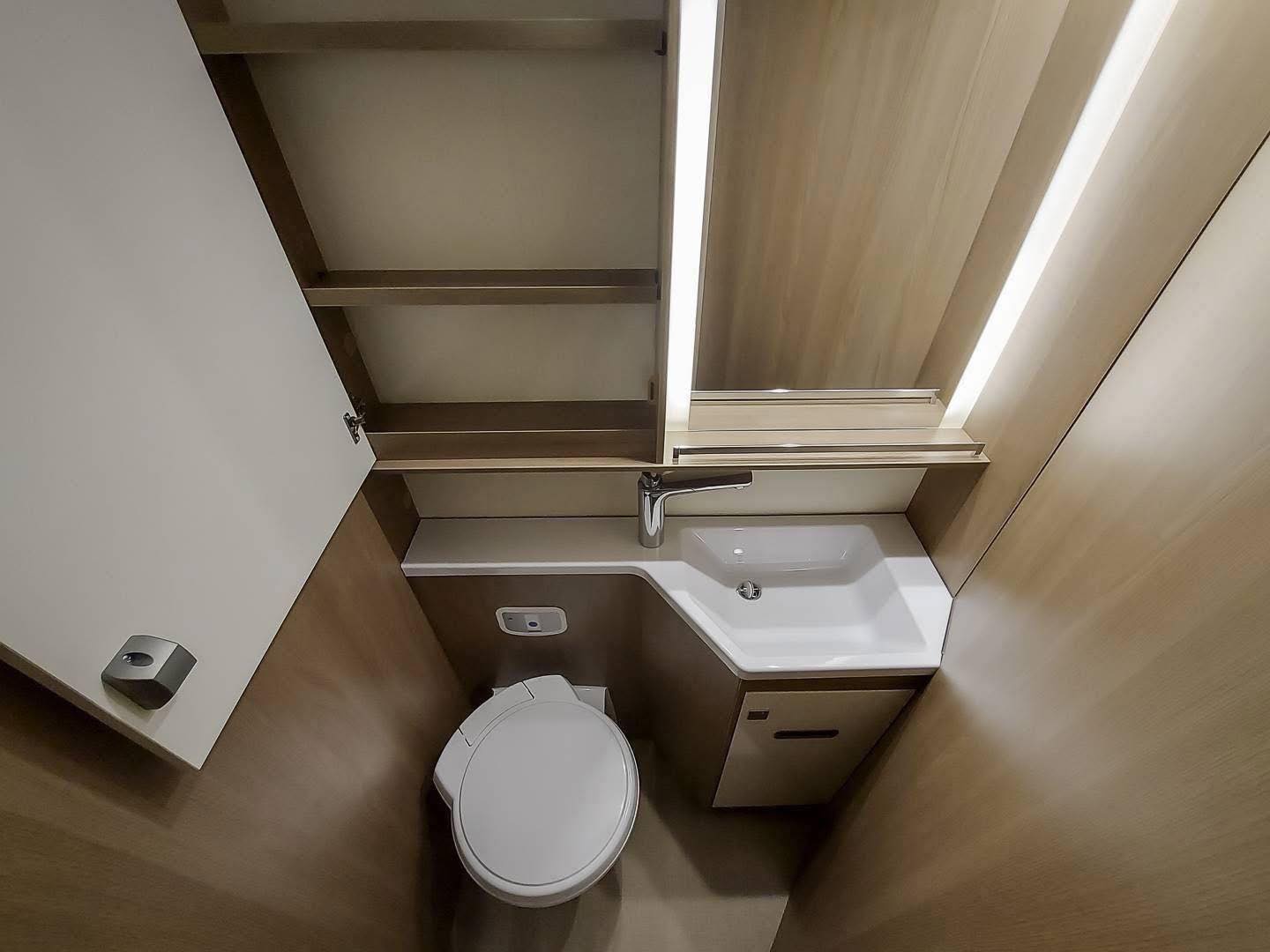 CAMPING CAR Bürstner Lyseo TD Harmony T 732